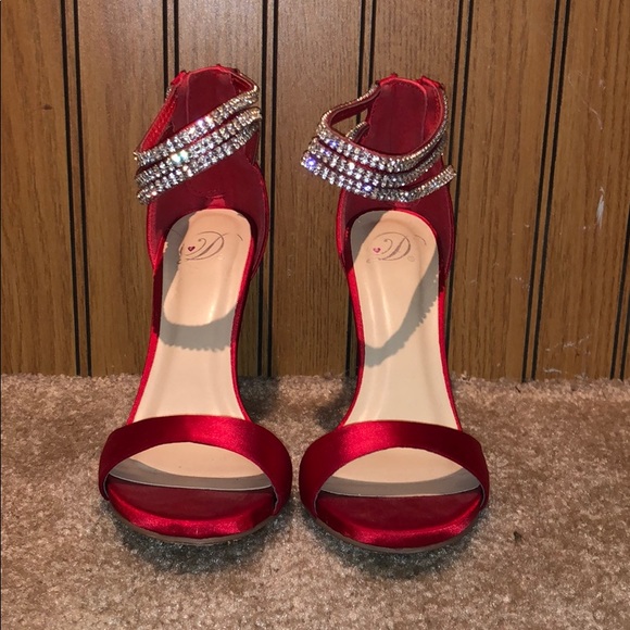 Heels - Picture 1 of 2